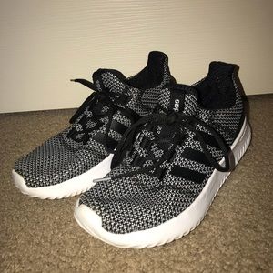 Adidas sneakers size 7